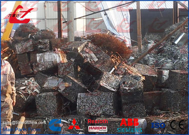 Y83-100金属の削り屑のための油圧屑鉄の梱包機は1000KG/hを梱包します