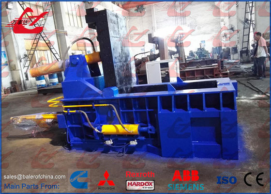 購入 油圧アルミニウムUBCはコンパクターの金属のくずの梱包機械を250 x 250mmのベール サイズ缶詰にします online manufacture